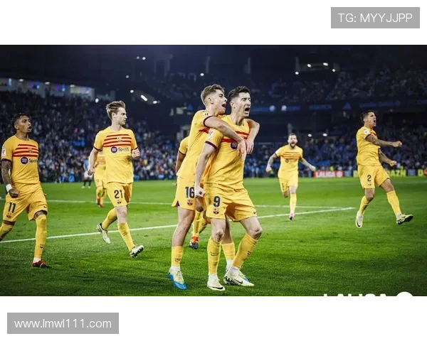 足球场上的艺术瞬间描绘足球明星激情四溢的踢球时刻