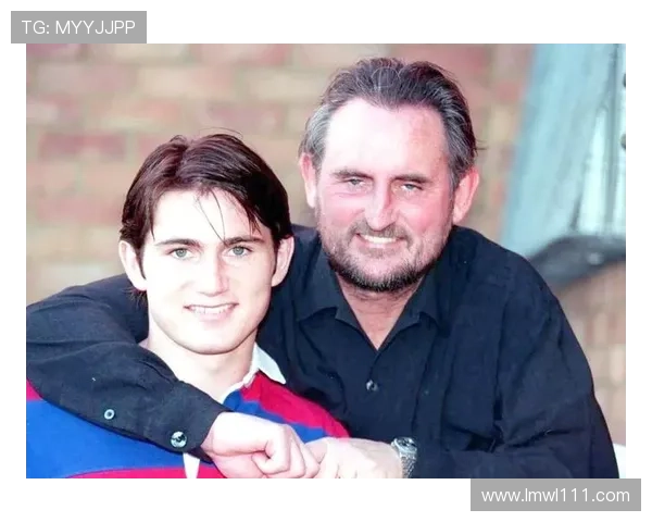 德国足球明星的家族传奇与历史渊源探秘 德国足球明星的家族传奇与历史渊源探秘